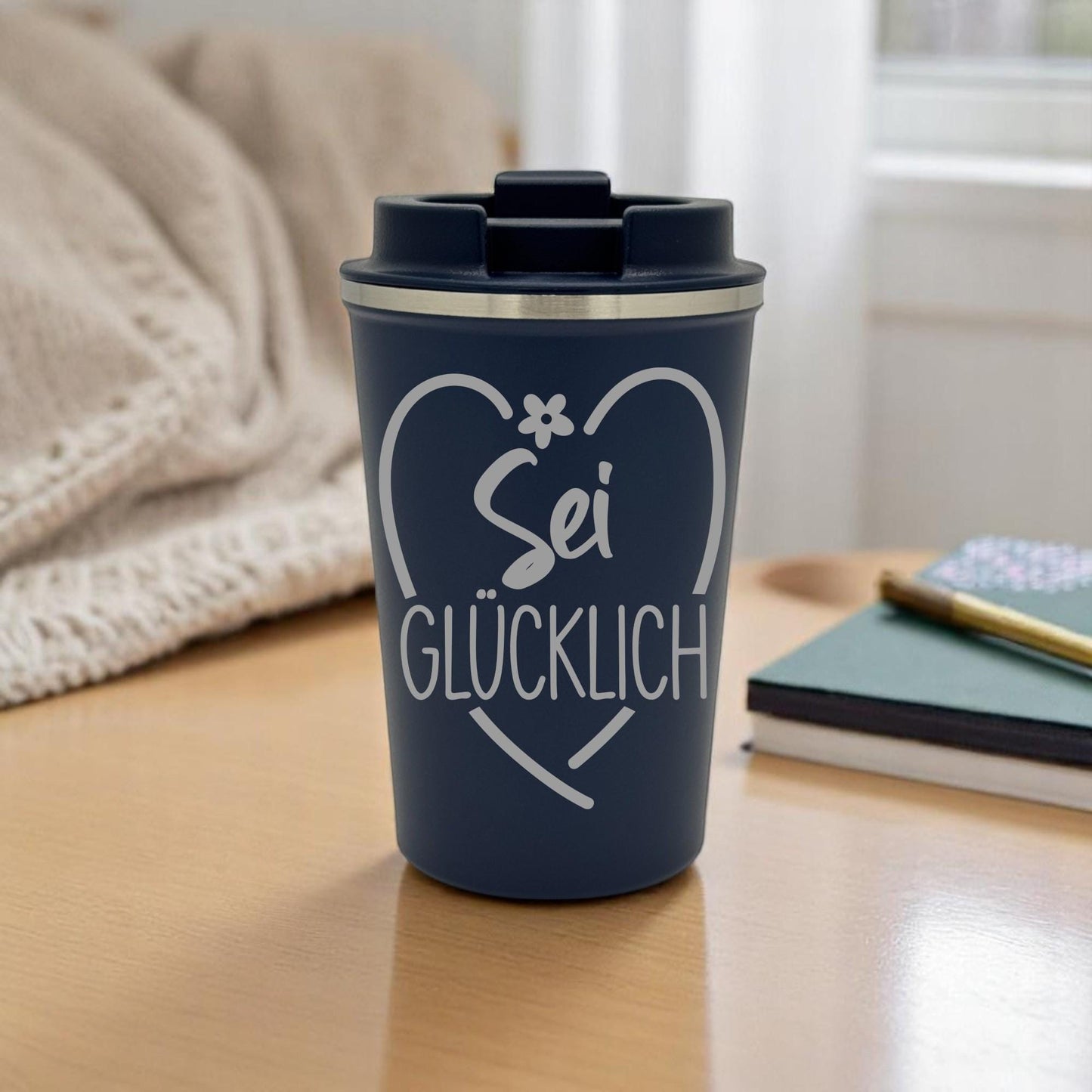 Thermobecher mit Spruch-Gravur aus recyceltem Edelstahl