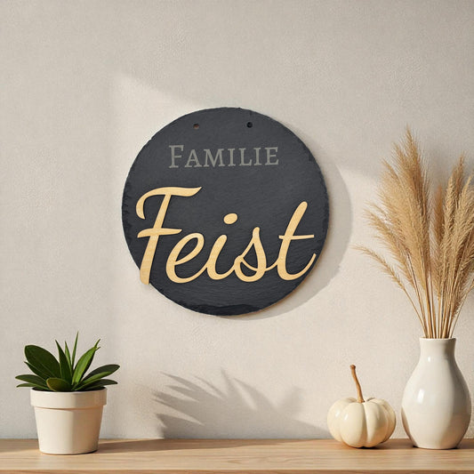 Namensschild aus Schiefer und Holz